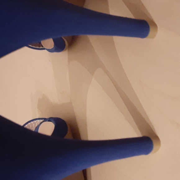 Blue Willow Evening Heels - Picture 4 of 12